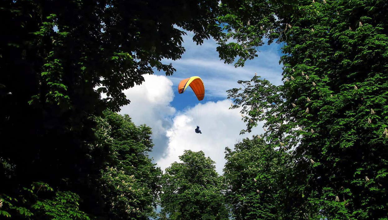 Vuelo en parapente sobre Montaña Redonda