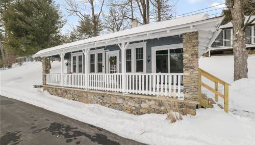 Couples Lakefront Retreat in the Poconos - Foto 2