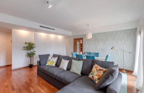 Modern 2 bedroom apt 20 min from city center - Foto 1