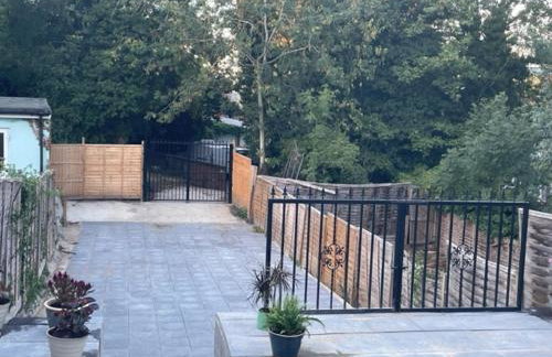 5 Bed 5mins from Wembley Stadium - Photo 10