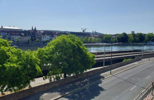 stilvolle Wohnung direkt in der City - Foto 18