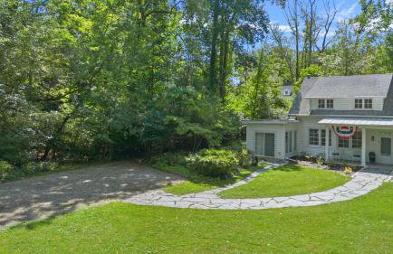 Whispering Arbor by Juniper Holiday + Home - Foto 34