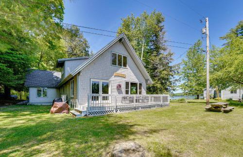 Dock and Kayaks Annabessacook Lake Retreat! - Foto 29