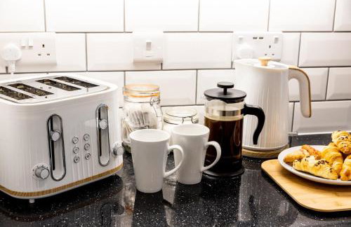 Hebden Bridge Haven - Stylish, Cosy, Canal Side, Pet Friendly - Photo 18