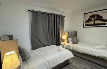 CityBuzz 4 Bedroom House in Nottingham Sleep 7 - Foto 21