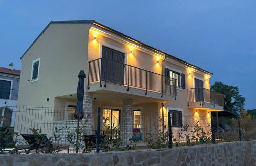Villa Anso - Photo 1