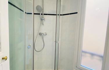 Elegant Montmartre Apartment Overlooking Paris Rooftops - Foto 21