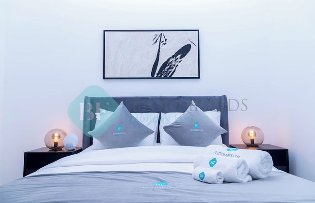 Bloomfields Elegant 1BR in Waters Edge - Foto 1