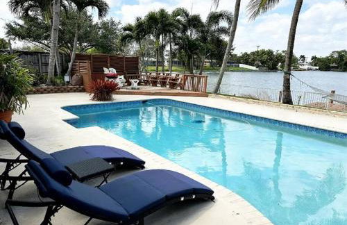 Inactive 193 Modern, 4B&3B with Pool and Lake - Foto 23