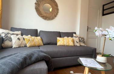 PARIS-MONTROUGE Magnifique Studio Appartement de 35m2 - très cosy pour 1 à 6 personnes refait à neuf - ENTIRE APARTMENT LUXIRIOUS AND WARM - Montrouge Paris 14ème - Proche Aéroport Orly & Parc Expositions Porte de Versailles FREE WIFI GRATUIT - Foto 1