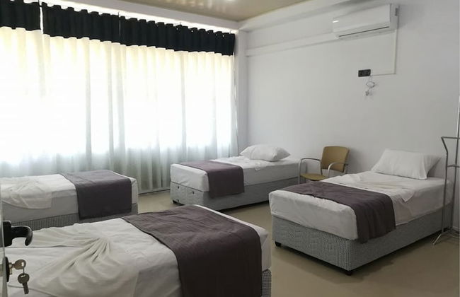 Thilini Hotel Apartment - Photo 4