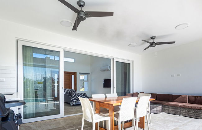 Spacious Family Suite, Ocean Village! - Photo 17