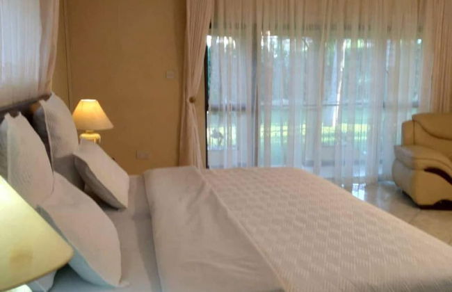 Charming 6-bed House With Swimming Pool in Harare - Foto 15