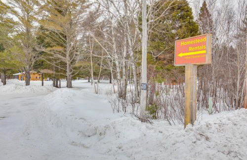 2 Ponds and Trail Access Peaceful Cabin in Calumet! - Foto 25