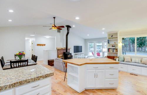 3 Mi to Old Mill District Family Retreat with Yard - Foto 11