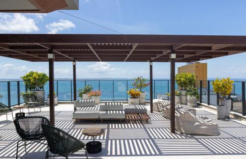 Studio Premium com Rooftop e Piscina com vista para a Baia de Todos os Santos, Portaria 24 Hr, Estacionamento, Wi-fi rápido 433Mpbs, Cozinha Compacta, Localização privilegiada próximo à praia e ao Farol da Barra - Foto 19