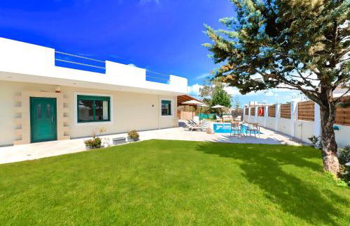 Eliomar Beachside Villa - Photo 9