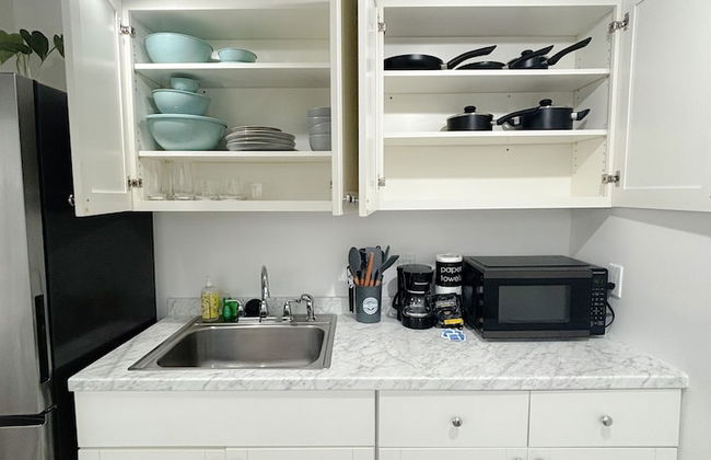 Renovated Modern & Minimalist Century City Studio Condo by RedAwning - Foto 5