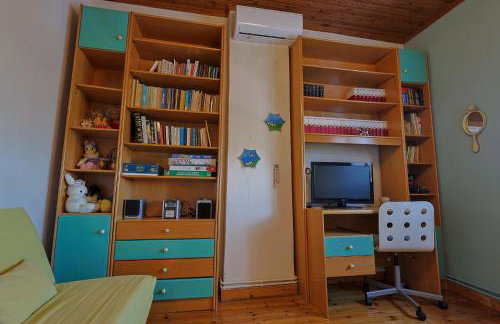 VILLA PEPONI Spacious Traditional Villa with Garden - BBQ & Private Parking - Photo 23