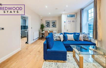 Newly Refurbished Spacious Serviced Apartment for Contractors and Families, Free WiFi & Netflix By Redwood Stays - Foto 18