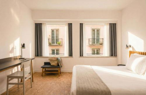 The Lisbonaire Apartments - Photo 26