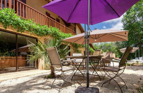 Spacious farmhouse with private heated pool in a rustic garden - Foto 64