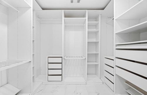 Relaxed Luxury Pet Friendly Home with Pool and Backyard Lounge in San Antonio, TX - Foto 28