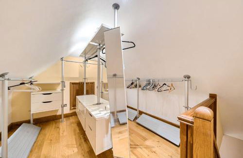 Kingswood 6 Bed Mansion, Tennis Court and Cinema - Foto 19