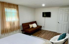 Spacious 4BR home w 2BA, a workspace & king bed! - Foto 31