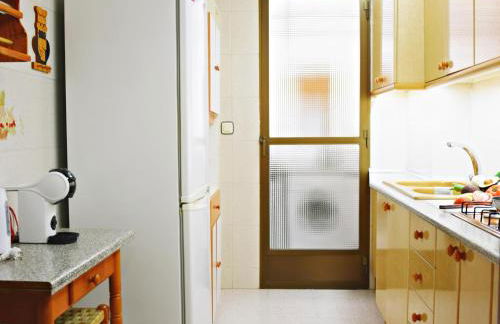 Amplio y luminoso apartamento cerca del centro y la playa con piscina y parking privado - Foto 6