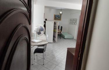 Seu Apto Centro 7 Excelente Local 5 Camas Até 6 Pessoas 2Q Ar Cond Geladeira Fogao TV Bem Simples Econômico - Foto 28