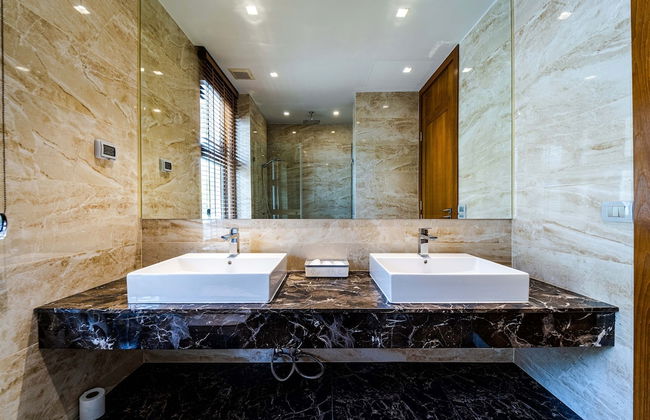 Luxury Mansion On Golf Course - BMG5 - Foto 52