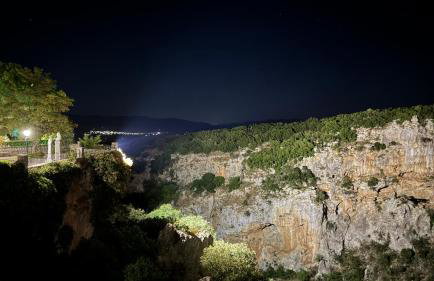 Το ΦΑΡΑΓΓΙ Του ΠΑΡΝΑΣΣΟΥ - Foto 15