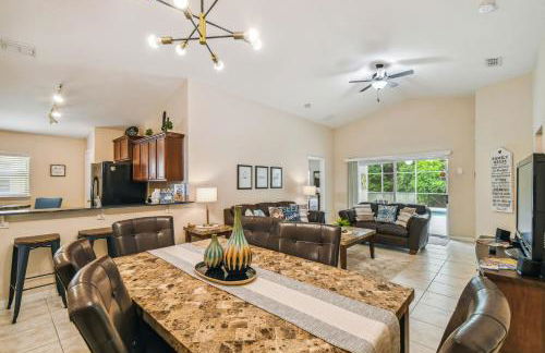 Cozy family Home 5b3b Private Pool 11Mil Disney - Foto 74