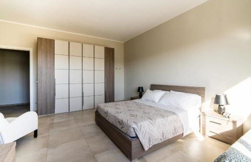 Trani with view - roomy apartment with balconies - Foto 14