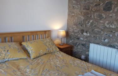 Family stay by the beach - Photo 3