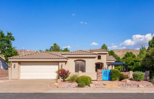 A super variety of games, golf carts, & unique decor near Zion National Park! - Foto 3