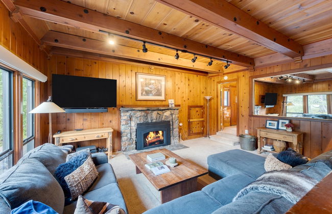 Riversong Lodge by Avantstay Sauna Hot Tub On The Truckee River - Photo 16