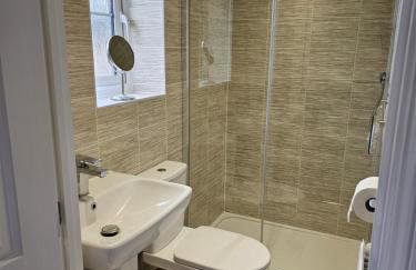 The Neal's 4 Bedroom House in Buxton Sleeps 8 - Photo 55