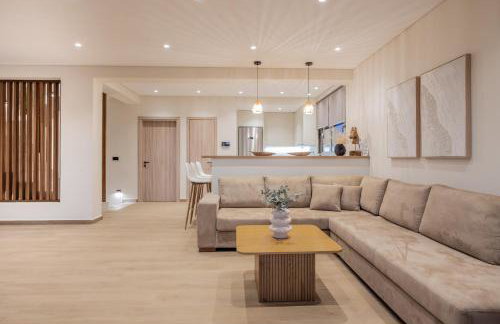 Cantouni Villa, Luxury 5BR Retreat with Pool & Jacuzzi Near Town by Villa Mana Gers - Photo 16