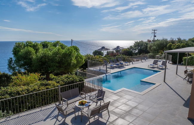 Villa Niki With Swimming Pool - Photo 2