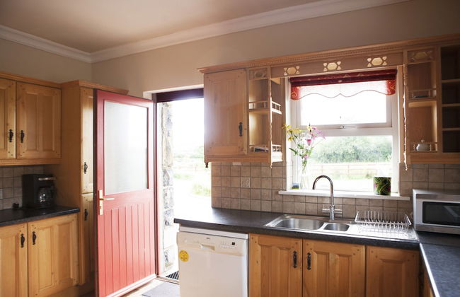 Inviting 4-bed House in Strokestown - Photo 6