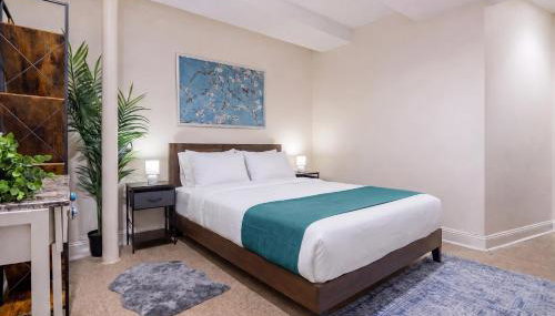 3 Bedroom Cozy Home in Manhattan Valley - Photo 3