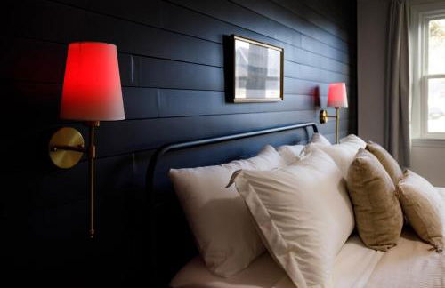 King Size Bed, Near Hwy, Work Desk, Close Parking - Foto 31