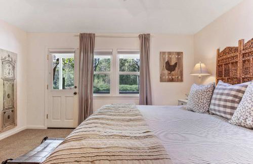 Charming 4BR Wine Country Getaway with Spa & Firepit - Foto 18