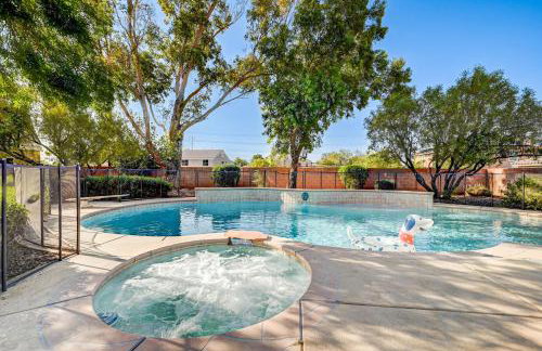 Luxury 6 BR Home Large Pool & Spa with Grassy Yard - Photo 79