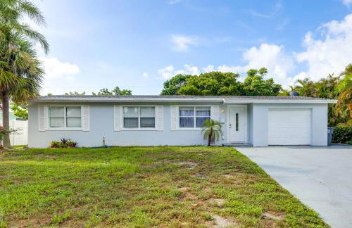 3 Mi to Riviera Beach! Group-Friendly Home with Yard - Foto 30