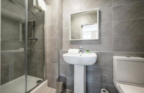 Picasso's Place Liverpool Apt Sleeps 9 - Foto 10