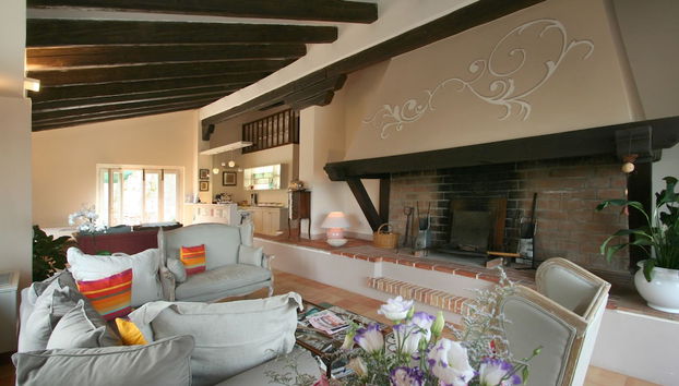 Coin salon dans le hall