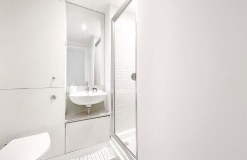 2 Bedroom Apartment Short Term Rental & Flexible Renting Shoreditch with Free WiFi & Balcony - Foto 35